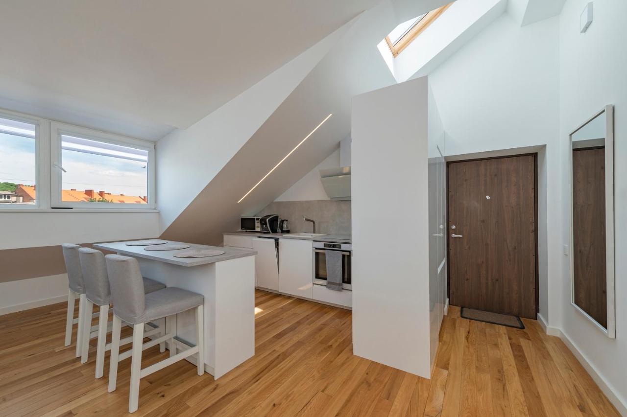 White 1 Bd Old Town Apartment By Hostlovers Каунас Экстерьер фото