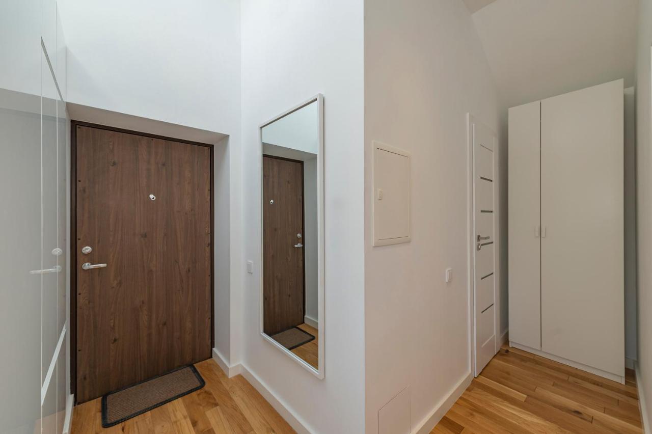 White 1 Bd Old Town Apartment By Hostlovers Каунас Экстерьер фото